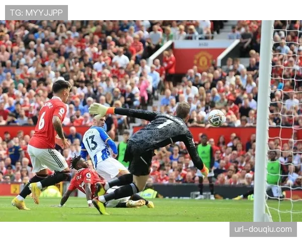 布莱顿边卫成防线短板 曼联双翼蓄势突袭寻找突破口