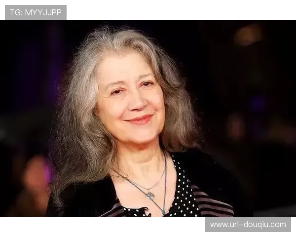 埃姆里奇登波士赛求婚女友，浪漫场景撼动全场