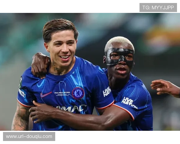 切尔西中场凯塞多直红停赛,球队中场排兵布阵受影响 切尔西中场凯塞多直红停赛,球队中场排兵布阵受影响