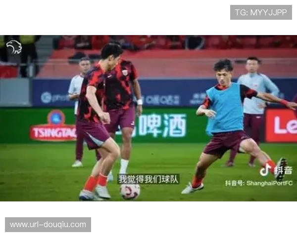 上海海港3-0完胜浙江俱乐部，巩固领先优势